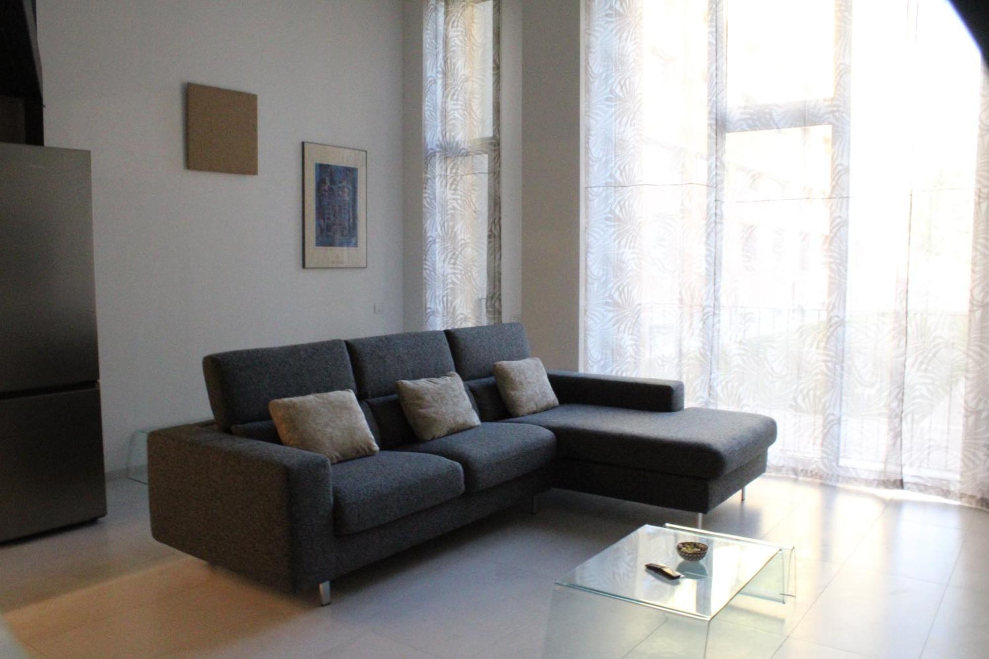 Appartement Space Loft - Close To M5 Subway - Free Parking - Sky & Netflix Tv