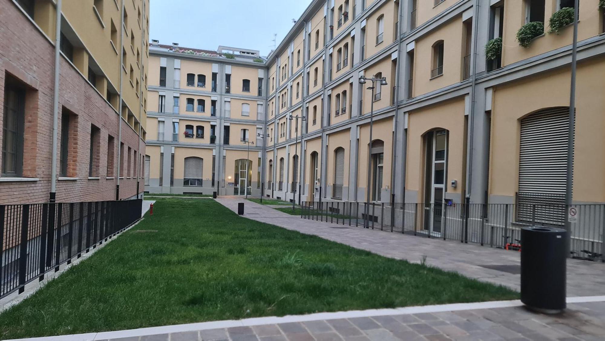 Space Loft - Close To M5 Subway - Free Parking - Sky & Netflix Tv Appartement